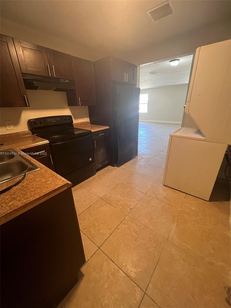 1649 West 28th Street, Unit B Riviera Beach, FL 33404 - Photo 17 of 56 Gallery Image 17