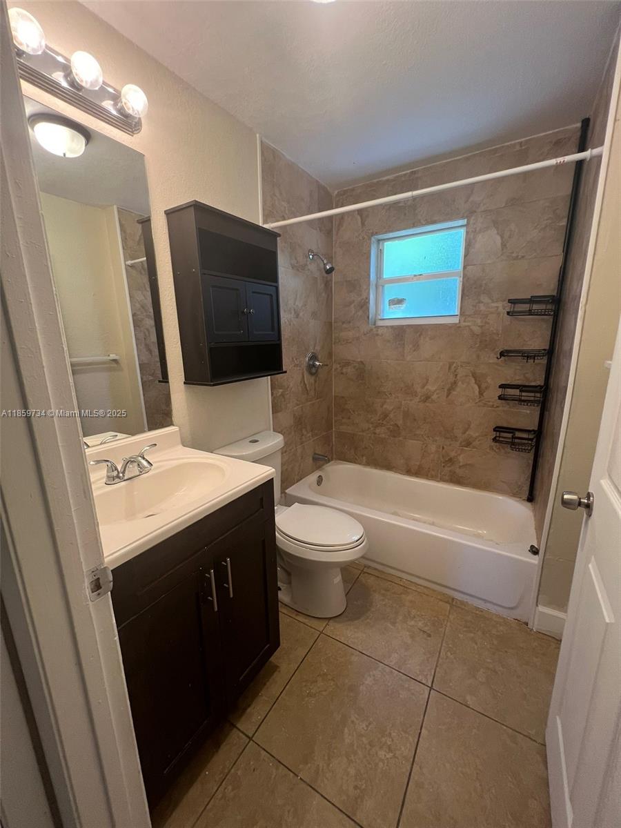 1649 West 28th Street, Unit B Riviera Beach, FL 33404 - Photo 25 of 56 Gallery Image 25
