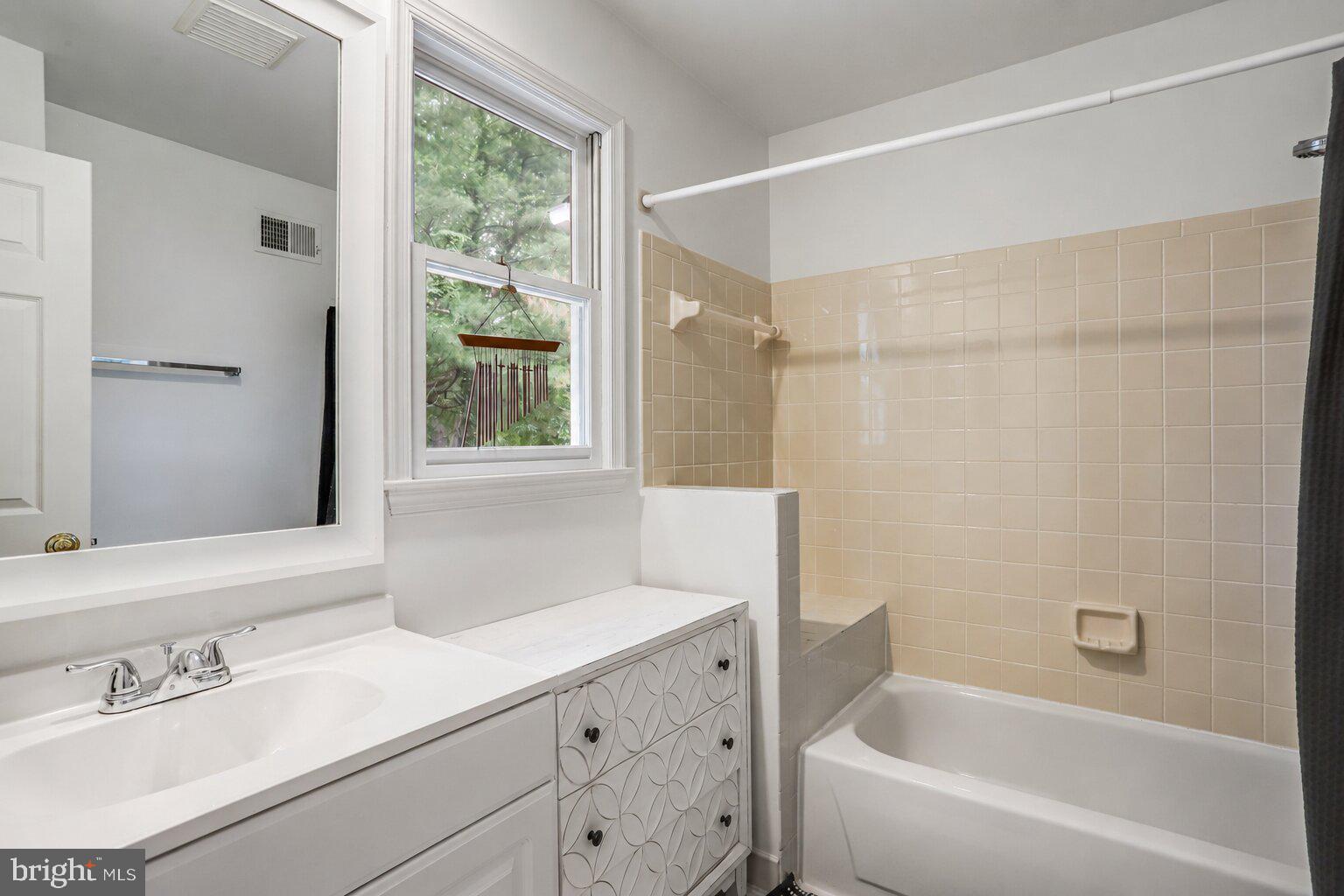 17303 Buehler Road Olney, MD 20832 - Photo 8 of 14
