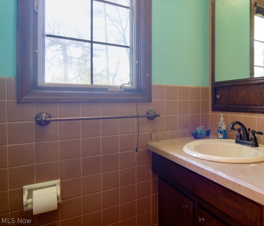 2044 Larchmont Road Akron, OH 44313 - Photo 9 of 25 Gallery Image 9