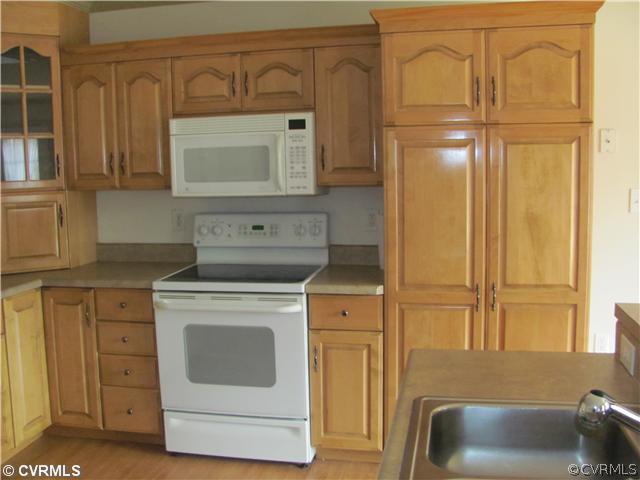 6956 Sandy Ridge Road Hopewell, VA 23860 - Photo 2 of 20 Kitchen
