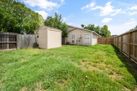$1,450 | 308 Willowick Street, Tomball, TX 77375