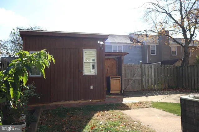 $2,300 | 8998 Bonham Circle, Manassas, VA 20110