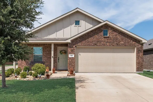 $254,900 | 712 Odlozil Lane, Ennis, TX 75119