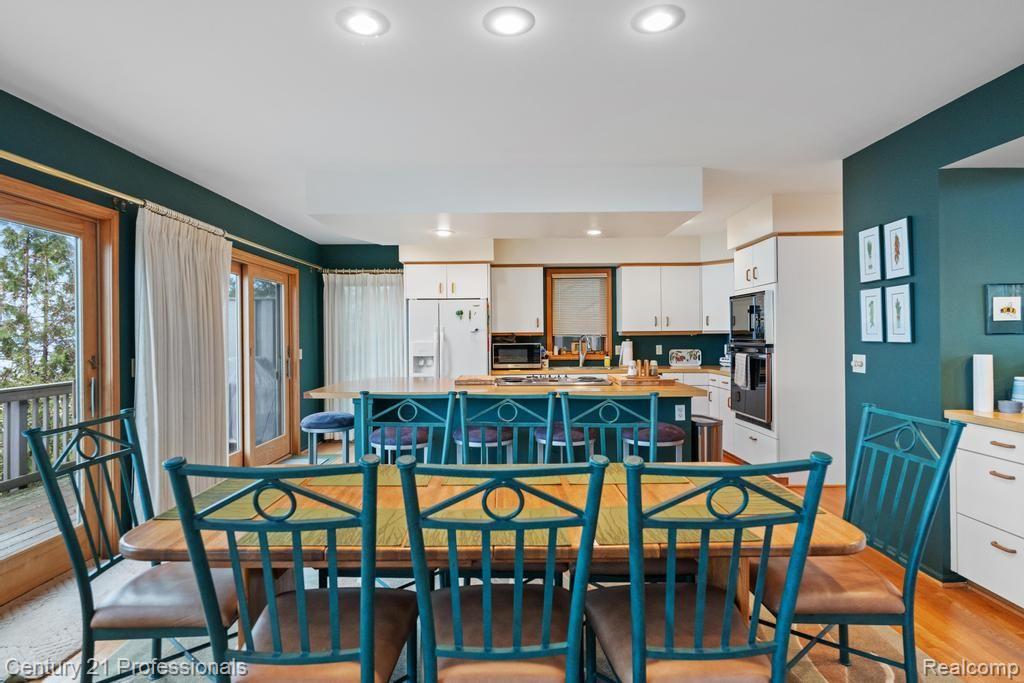 565 Beach Road Harbor Springs, MI 49740 - Photo 12 of 35 Gallery Image 12