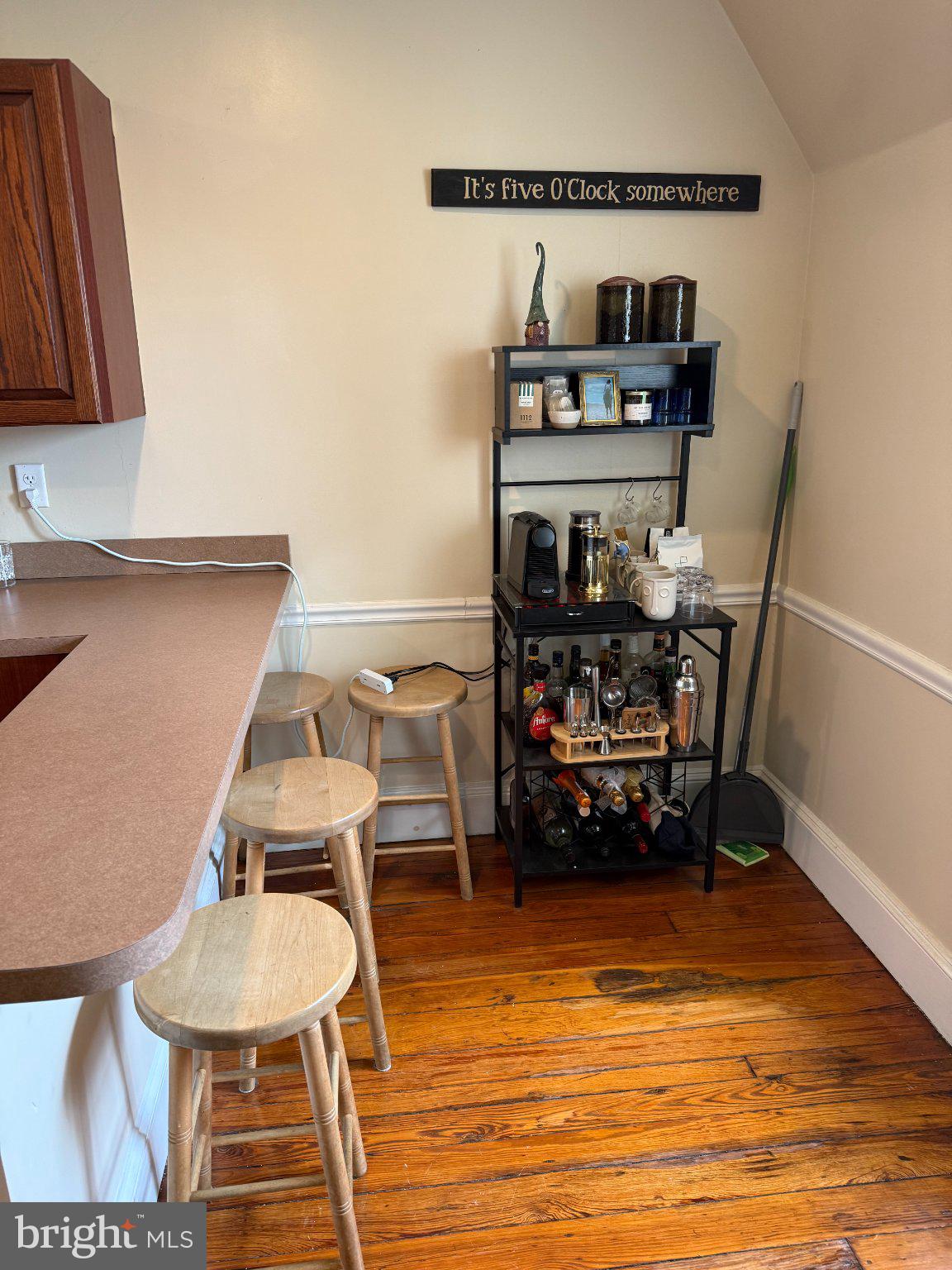 1723 Pine Street, Unit 4 Philadelphia, PA 19103 - Photo 4 of 16 Charming nook with a bar setup.