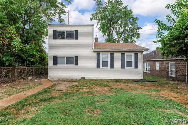 $235,000 | 2911 Brazeau Avenue, Brentwood, MO 63144