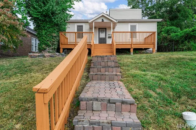 $235,000 | 2911 Brazeau Avenue, Brentwood, MO 63144