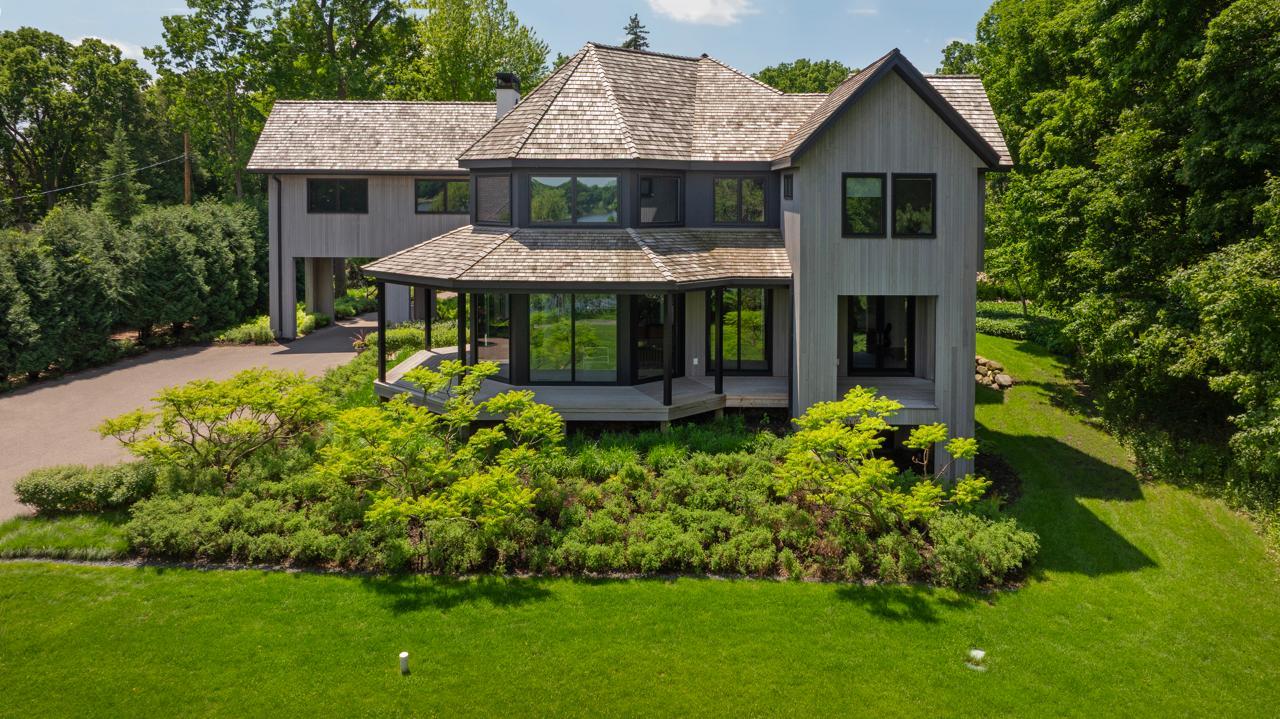 2657 Woodbridge Road Minnetonka Beach, MN 55391 - Photo 3 of 53