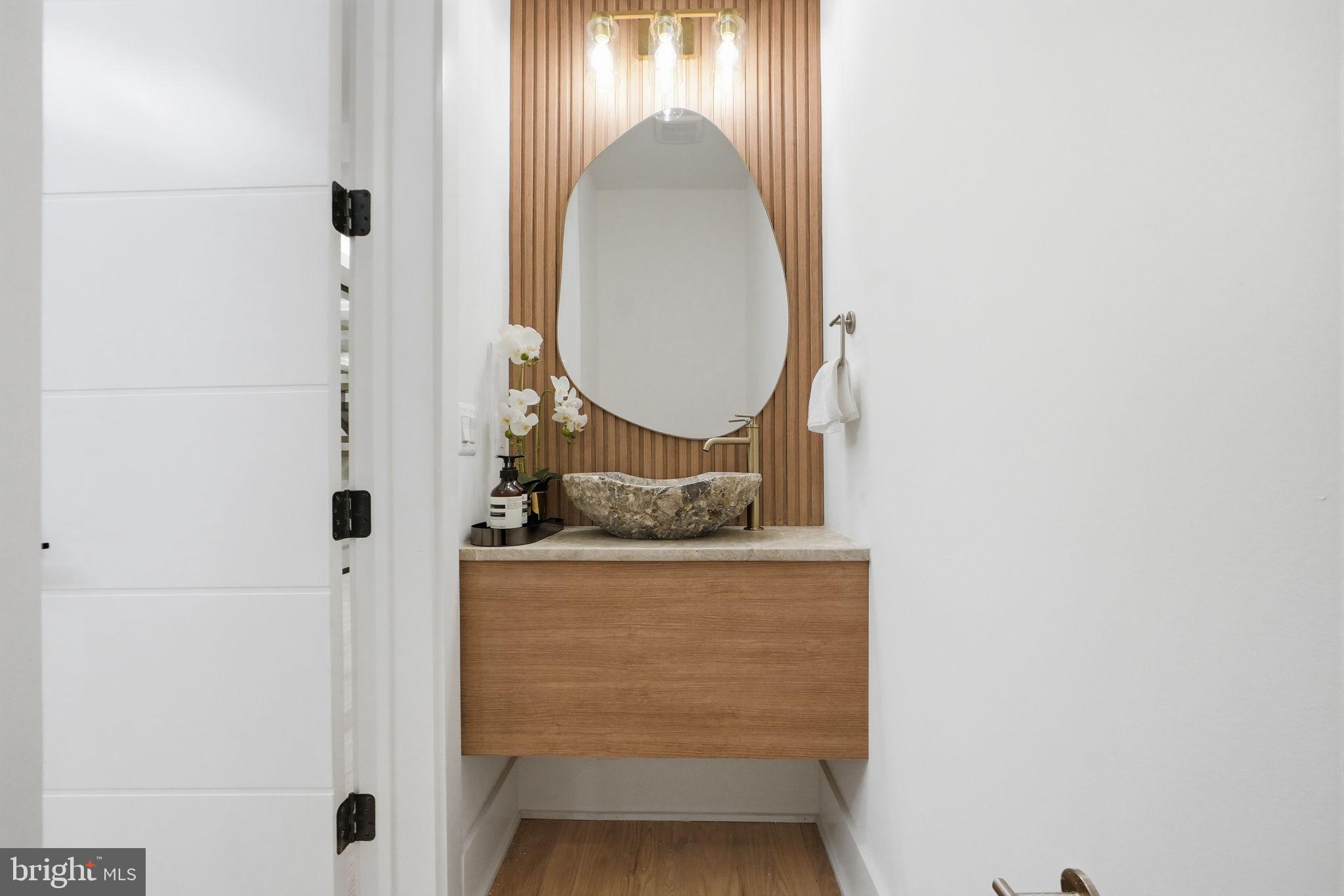 1933 Calvert Street Northwest Washington, DC 20009 - Photo 19 of 72