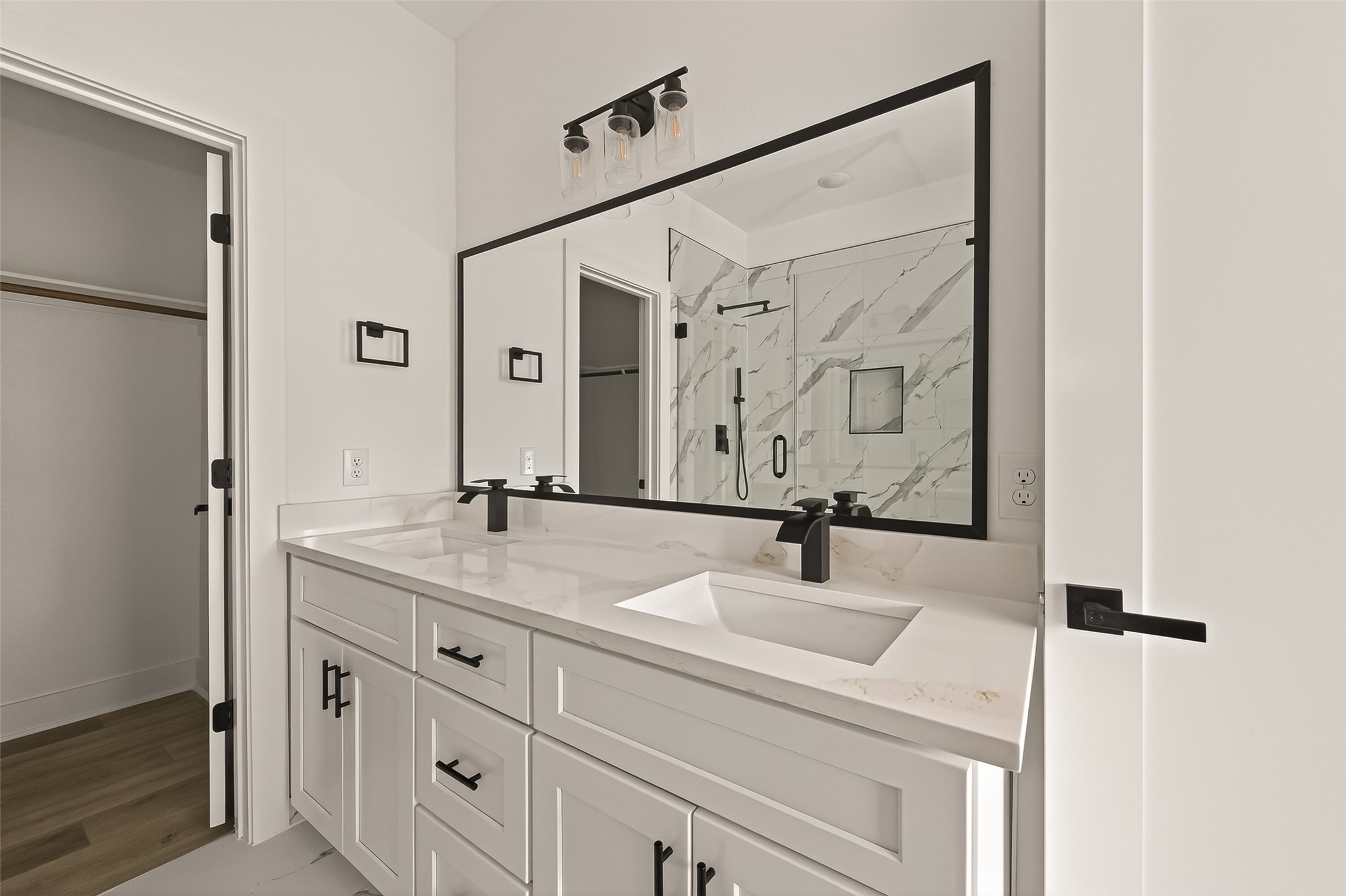 2475 Carmel Street, Unit B Houston, TX 77091 - Photo 11 of 21