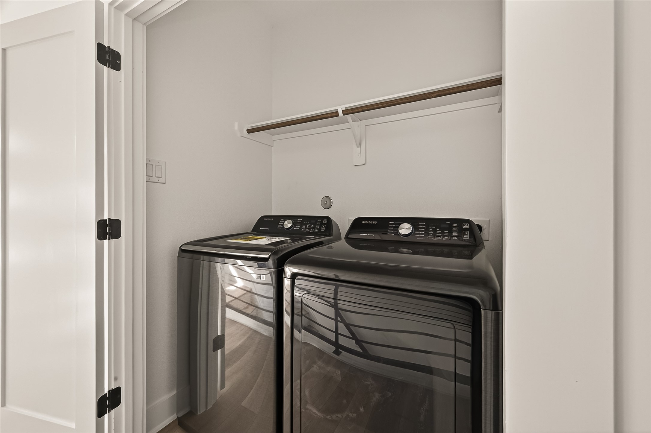 2475 Carmel Street, Unit B Houston, TX 77091 - Photo 13 of 21 Brand-new washer and dryer included for added convenience.