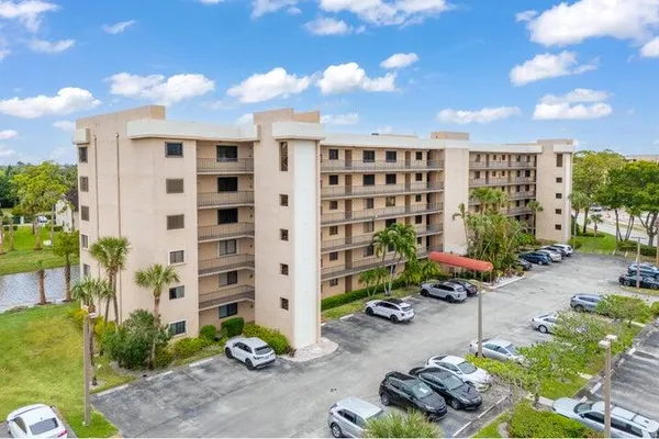 $1,800 | 7770 Tahiti Lane, Unit 405, Lake Worth, FL 33467