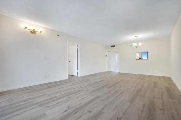 $1,800 | 7770 Tahiti Lane, Unit 405, Lake Worth, FL 33467