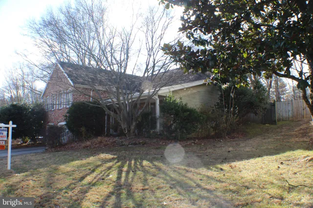 $849,999 | 9217 Dorothy Lane, Springfield, VA 22153