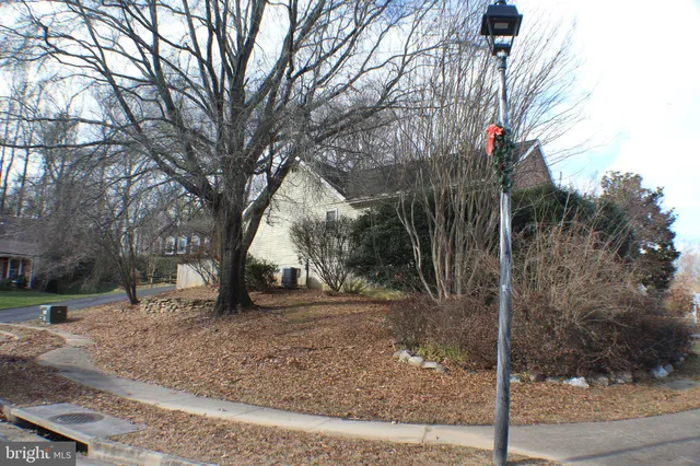 $849,999 | 9217 Dorothy Lane, Springfield, VA 22153