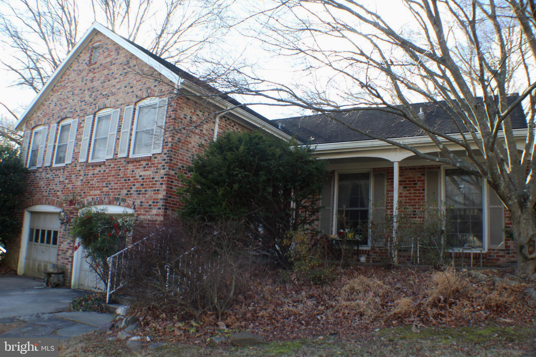 9217 Dorothy Lane Springfield, VA 22153 - Photo 4 of 76