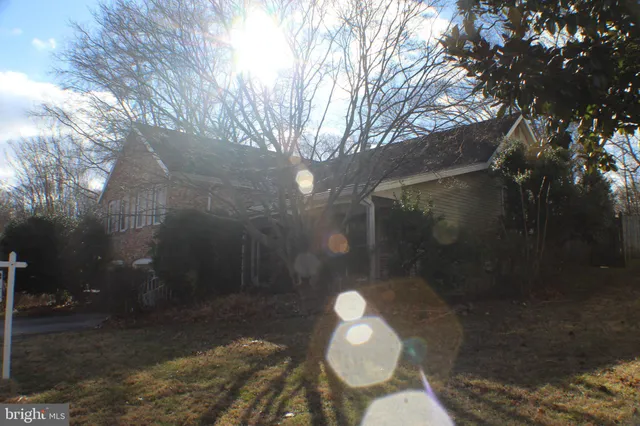 $849,999 | 9217 Dorothy Lane, Springfield, VA 22153