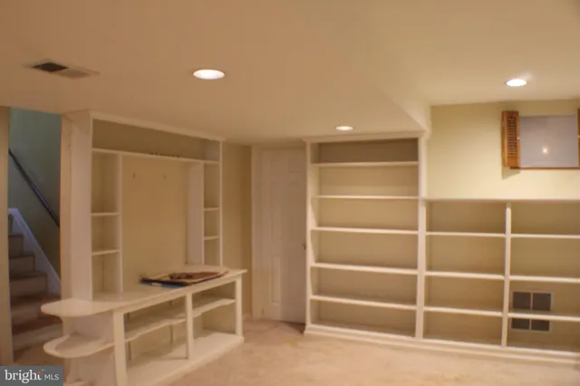 $849,999 | 9217 Dorothy Lane, Springfield, VA 22153