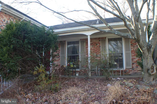 $849,999 | 9217 Dorothy Lane, Springfield, VA 22153