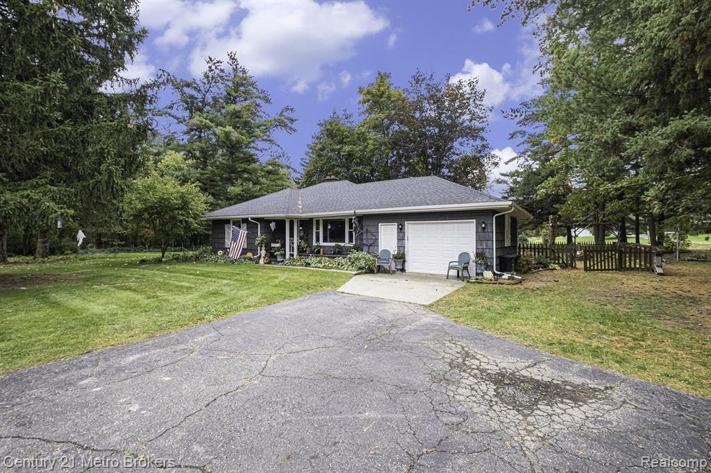 3380 North Branch Road North Branch, MI 48461 - Photo 3 of 20 Gallery Image 3