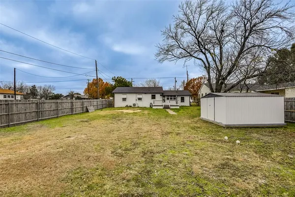$199,999 | 510 South Church Street, Ferris, TX 75125