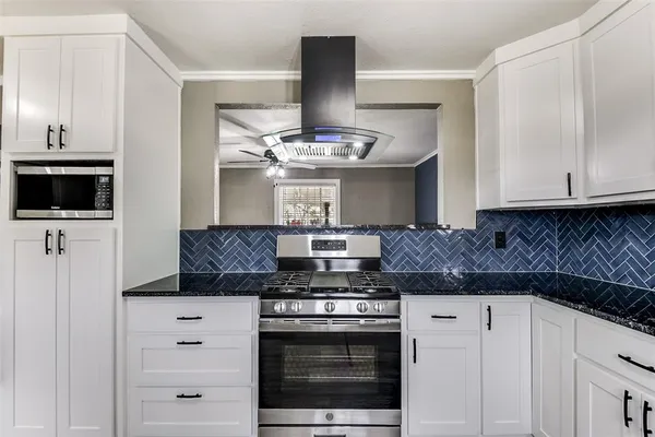$199,999 | 510 South Church Street, Ferris, TX 75125