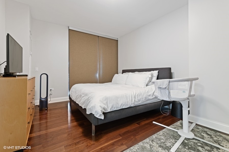 2 West Delaware Place, Unit 3002 Chicago, IL 60610 - Photo 13 of 25