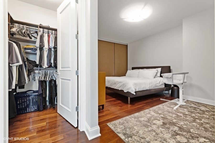 2 West Delaware Place, Unit 3002 Chicago, IL 60610 - Photo 14 of 25