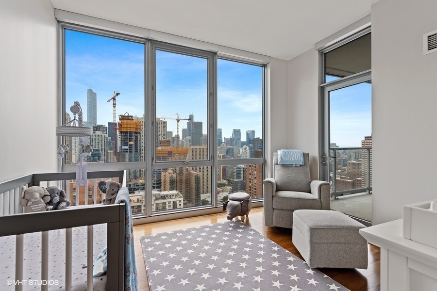 2 West Delaware Place, Unit 3002 Chicago, IL 60610 - Photo 20 of 25