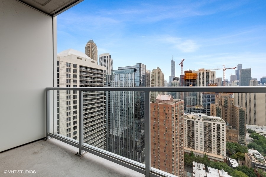 2 West Delaware Place, Unit 3002 Chicago, IL 60610 - Photo 22 of 25