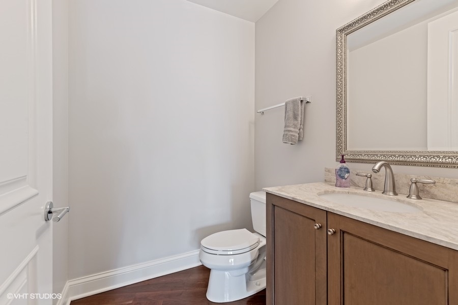 2 West Delaware Place, Unit 3002 Chicago, IL 60610 - Photo 23 of 25