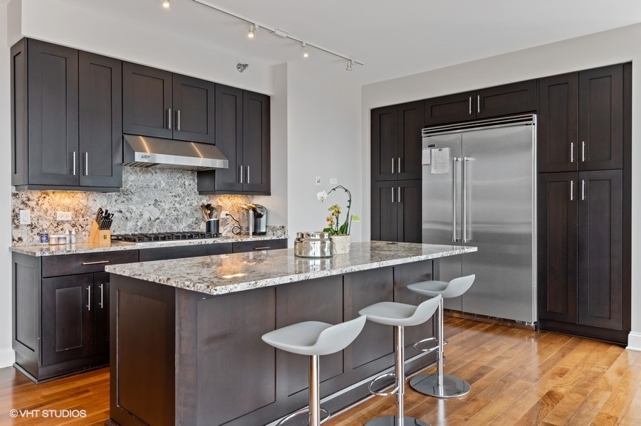 2 West Delaware Place, Unit 3002 Chicago, IL 60610 - Photo 4 of 25
