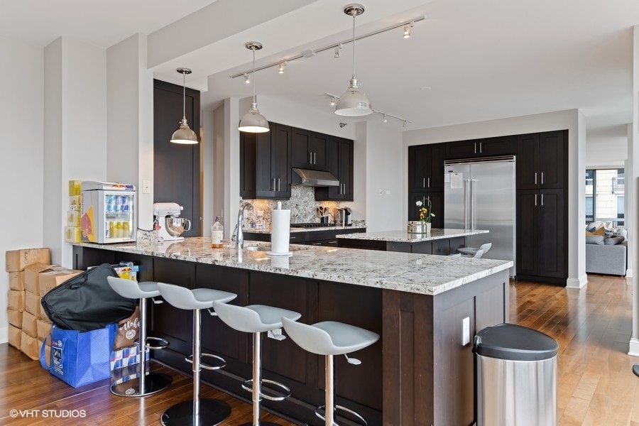 2 West Delaware Place, Unit 3002 Chicago, IL 60610 - Photo 5 of 25