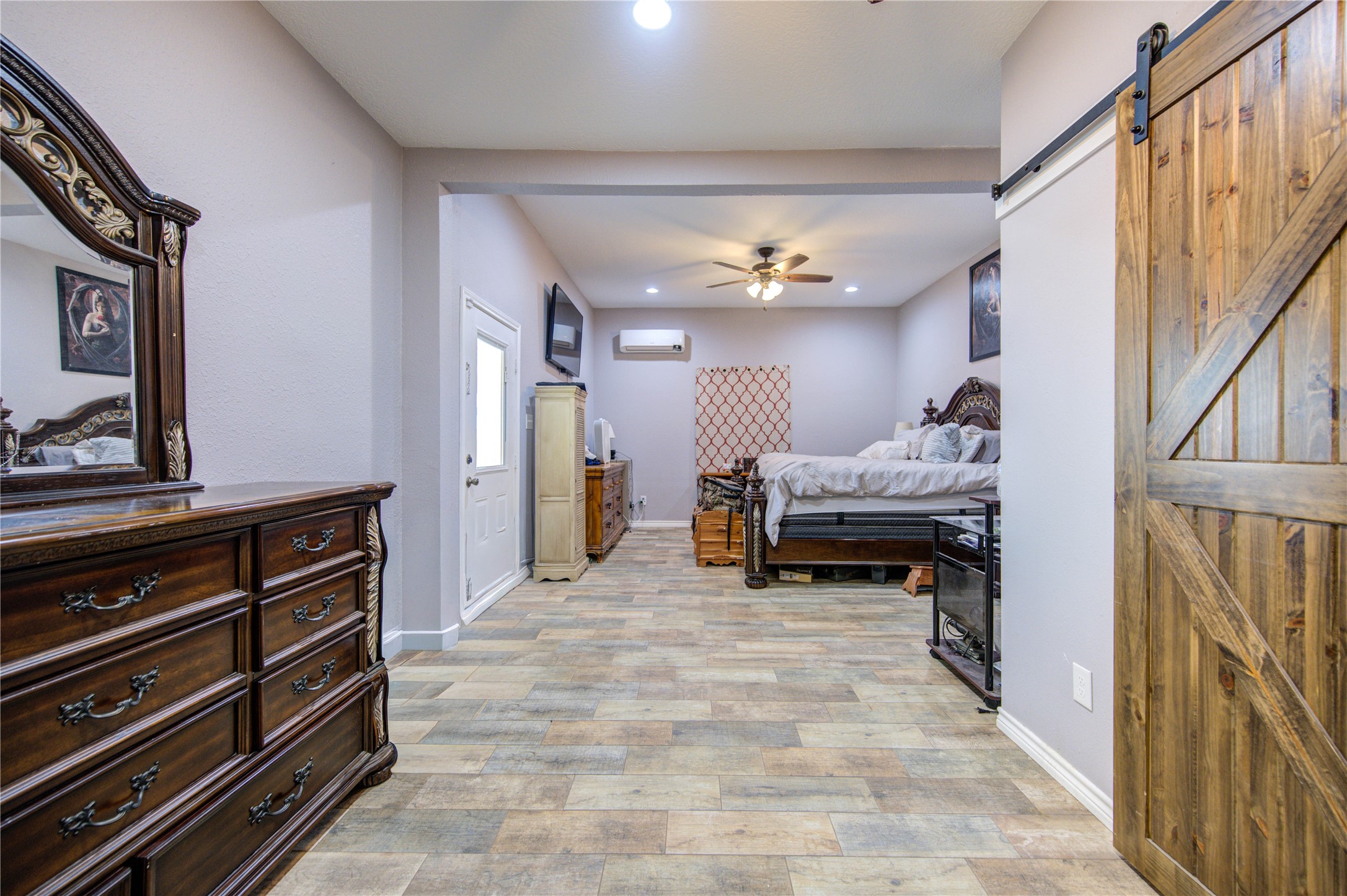 316 North Ranch House Road Angleton, TX 77515 - Photo 13 of 30 Primary