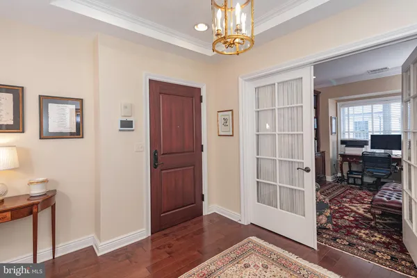 a view of livingroom with furniture and windows