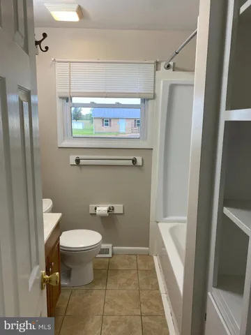 $1,800 | 871 Fairfax Pike, Stephens City, VA 22655