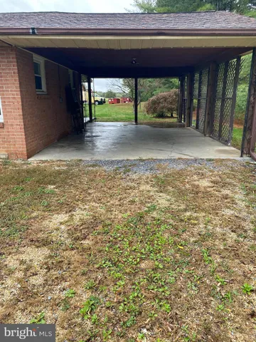 $1,800 | 871 Fairfax Pike, Stephens City, VA 22655