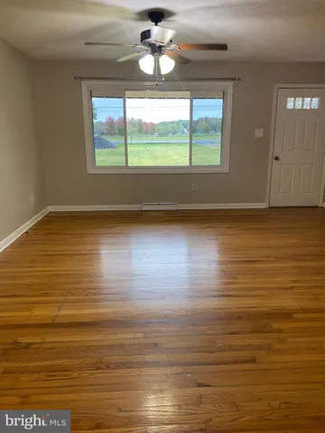 $1,800 | 871 Fairfax Pike, Stephens City, VA 22655