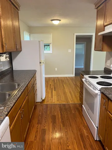 $1,800 | 871 Fairfax Pike, Stephens City, VA 22655