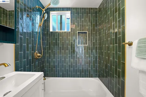 $999,999 | 340 Munich Street, San Francisco, CA 94112