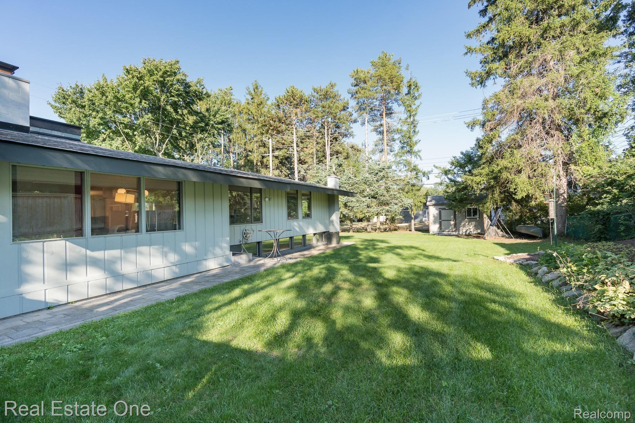 356 Charles Road Rochester, MI 48307 - Photo 27 of 31 Side View