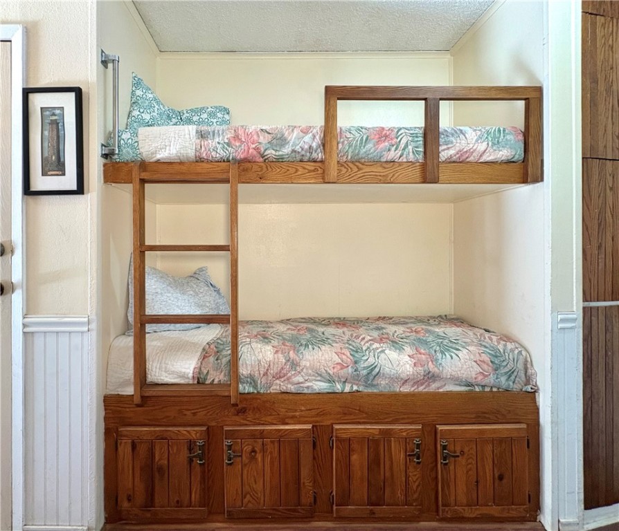 3938 Surfside, Unit 3233 Corpus Christi, TX 78402 - Photo 14 of 23 a view of bedroom with window