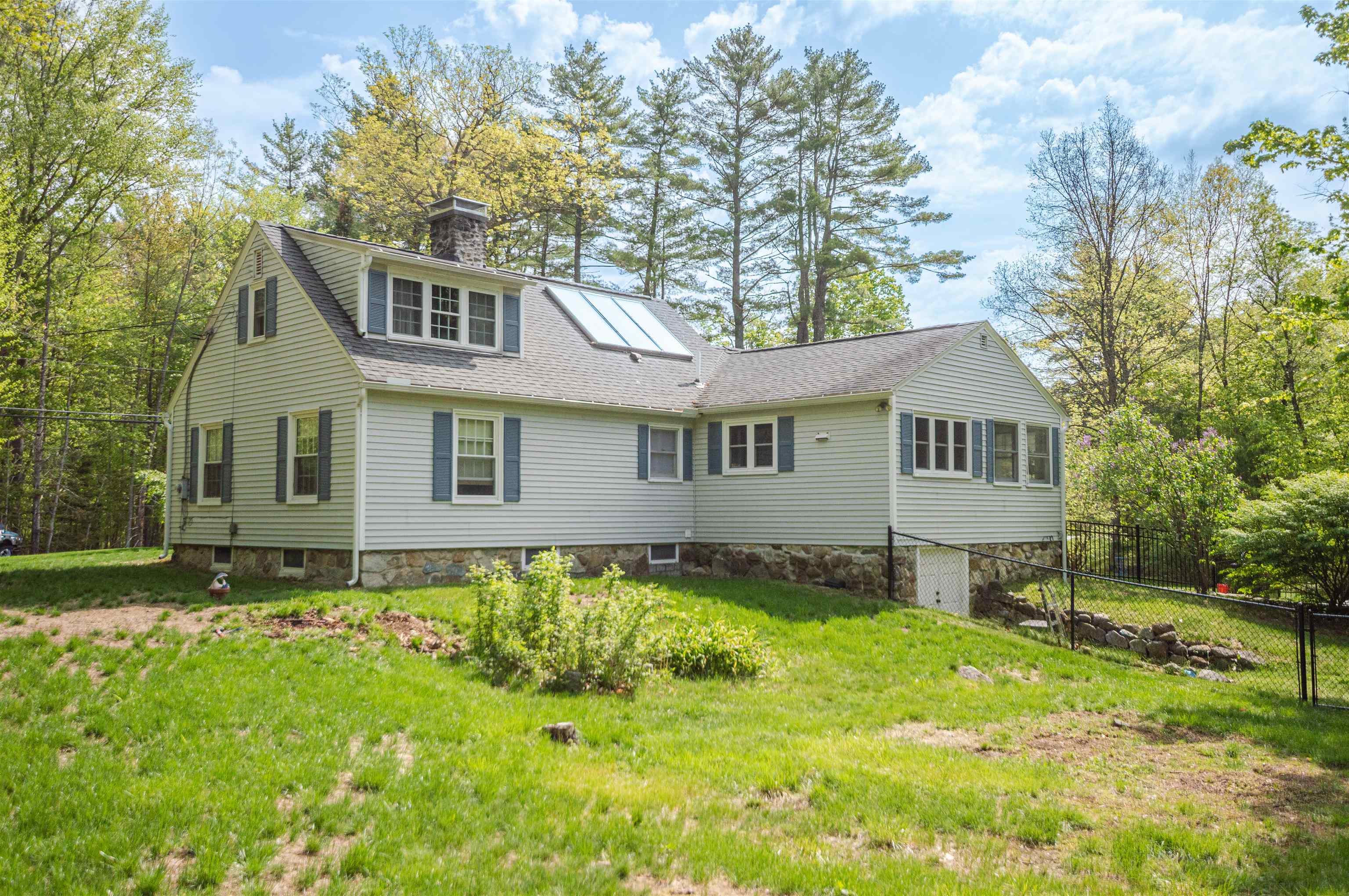 1038 Farrington Corner Road Hopkinton, NH 03229 - Photo 7 of 29 Gallery Image 7