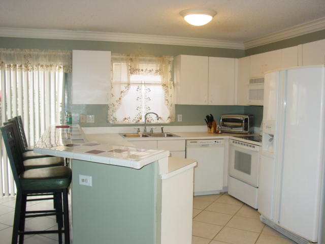 8581 Old Towne Way Boca Raton, FL 33433 - Photo 8 of 24 Kitchen