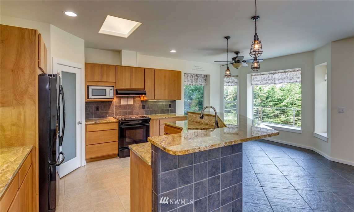 4900 Roney Road Bow, WA 98232 - Photo 10 of 25 Gallery Image 10