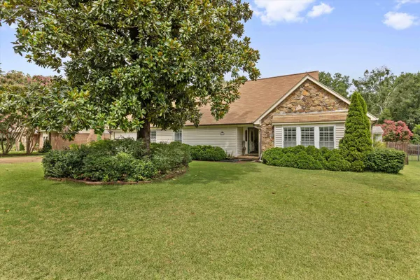 $395,000 | 2928 Sandy Creek Drive, Germantown, TN 38138