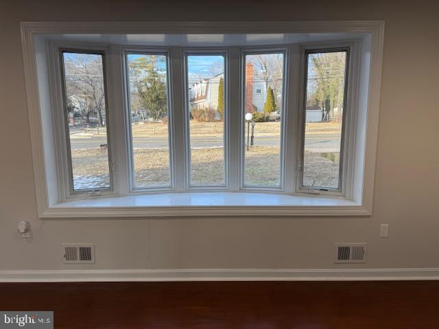 9507 Fort Foote Road Fort Washington, MD 20744 - Photo 14 of 49 Bay window overlooking a level yard