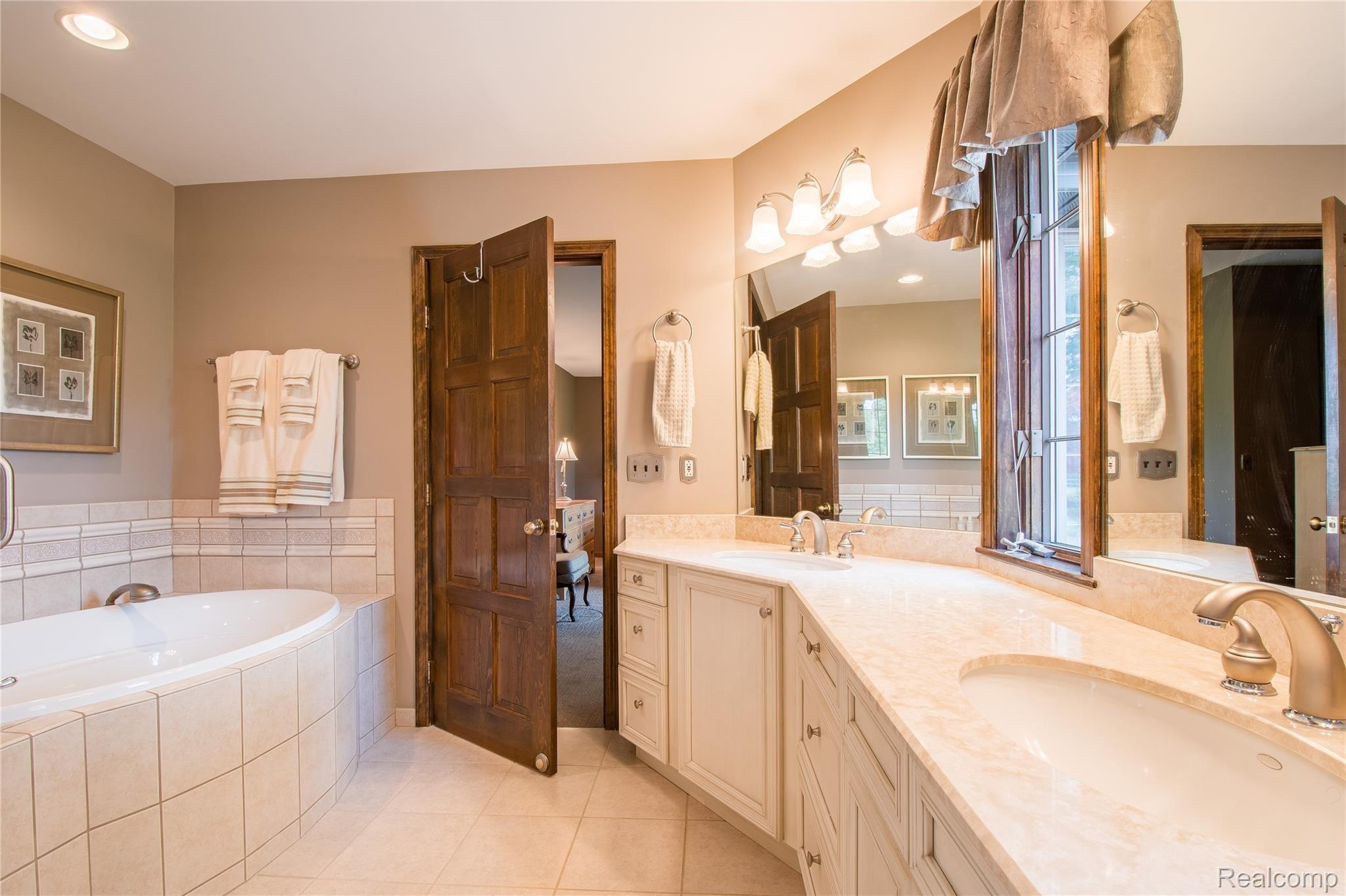 319 East Rolston Road Linden, MI 48451 - Photo 24 of 46 319 Rolston Rd HDR28.jpg