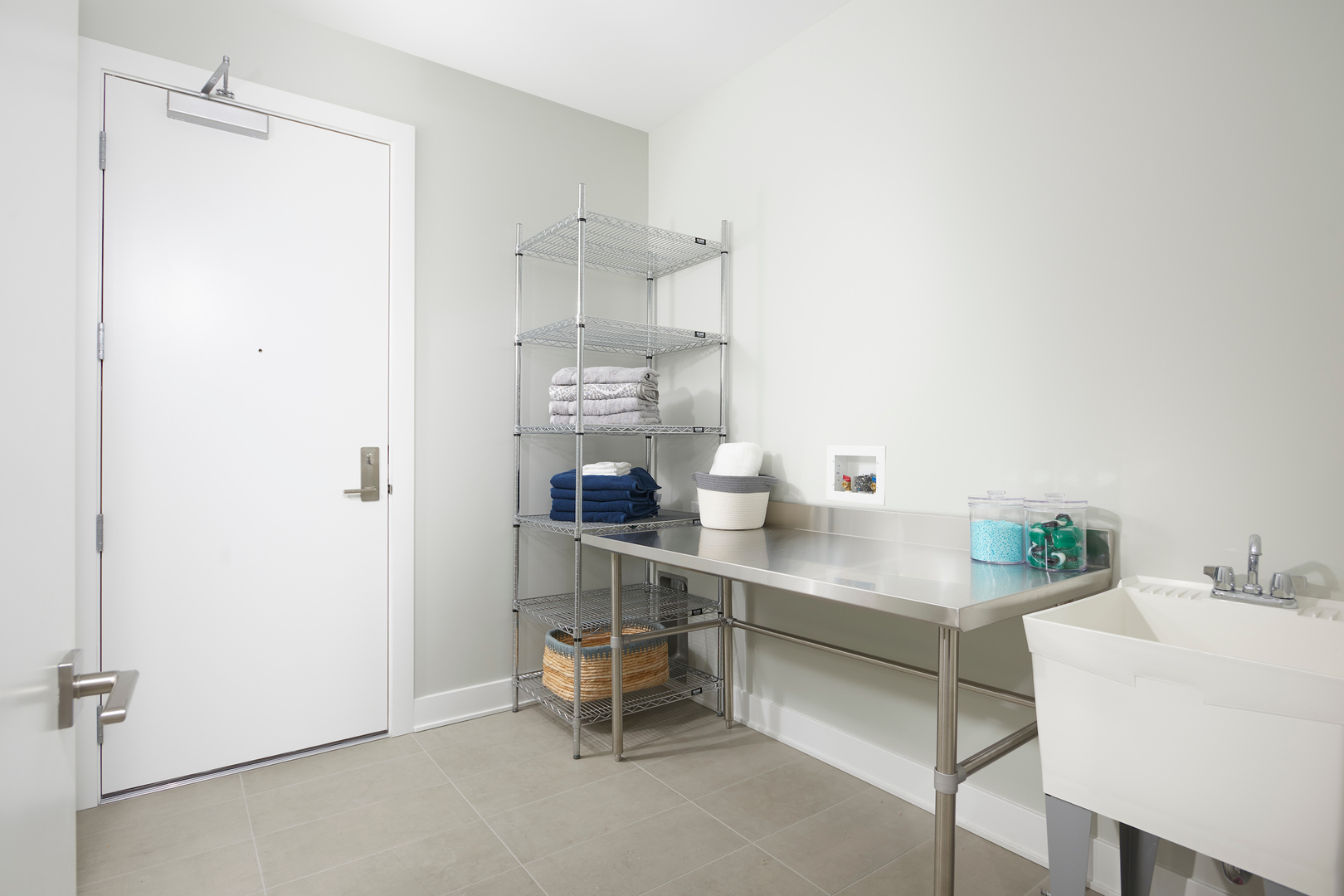 6 North Bishop Street, Unit 203 Chicago, IL 60607 - Photo 15 of 17 a room with a table chair and white walls